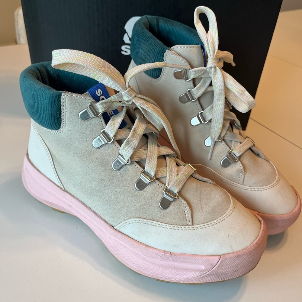 8 Sorel Ona 503 Women's Hiking Boots